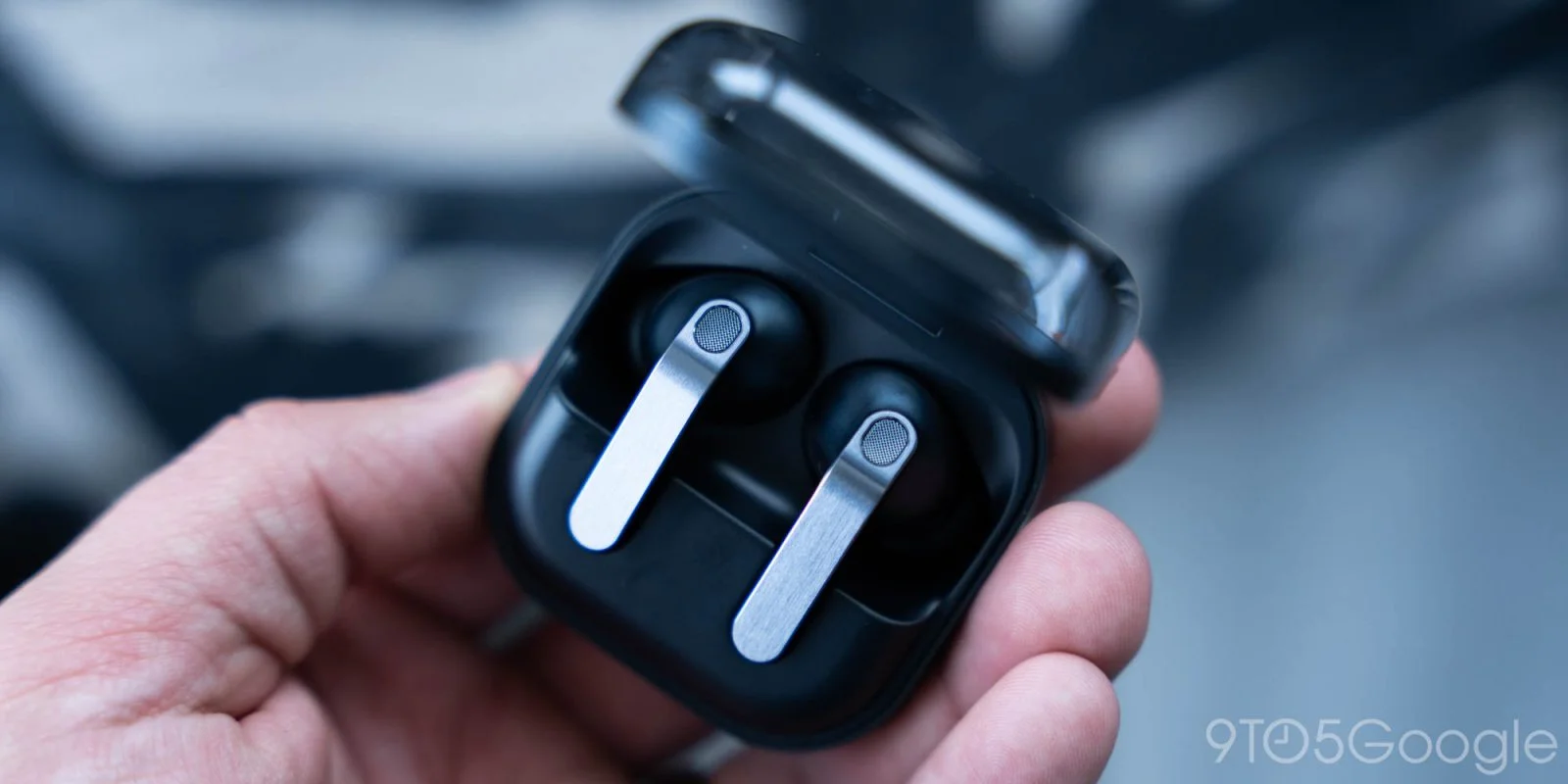Samsung Developing Over-Ear Headphones to Compete with Apple's AirPods Max